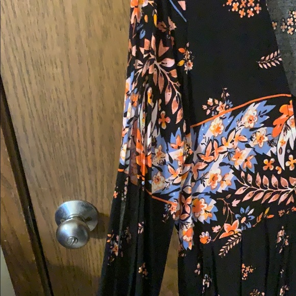 Express long sleeved romper with tie front. - Picture 3 of 4